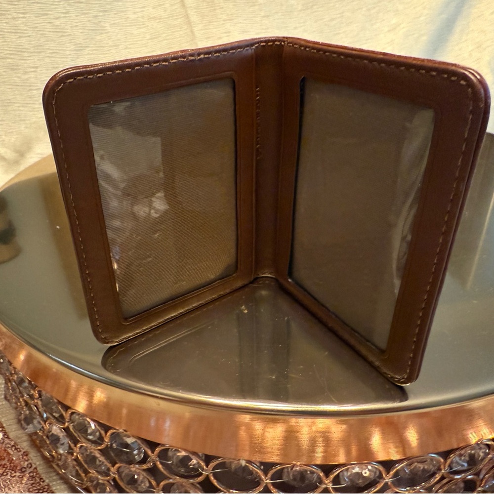 Brown Leather Key Holder With Patterned Design - image 2